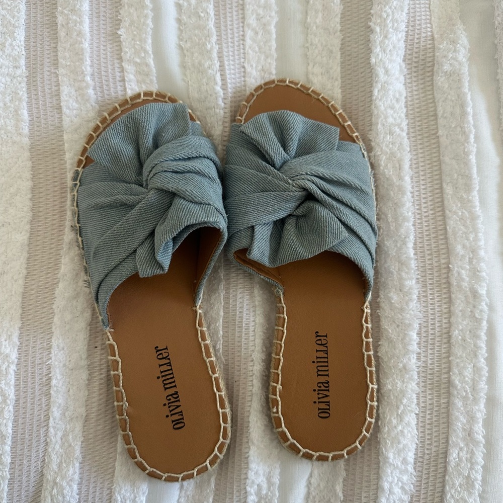 Olivia Miller Sandals - Picture 3 of 6